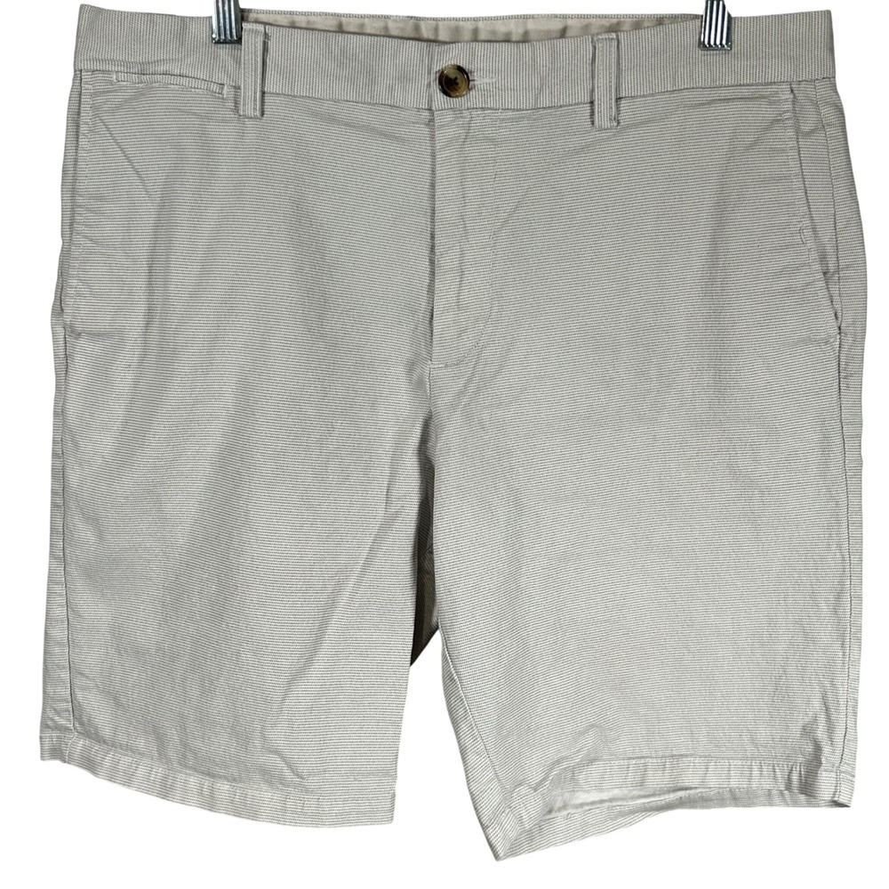 Old Navy Ultimate Slim Built-In Flex Shorts‎ Mens 36 White Micro Pattern Chino